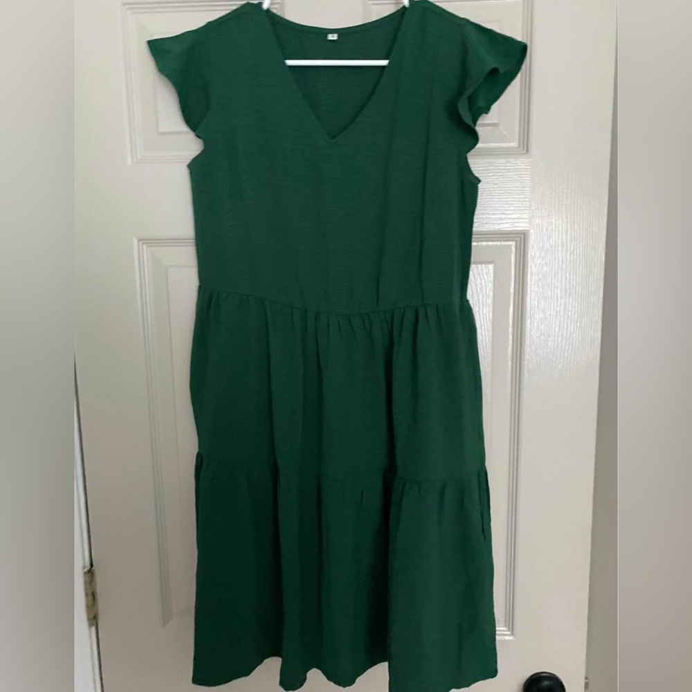 Elegant Green V-Neck Casual Dress Size Small
